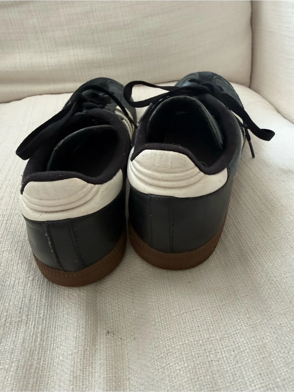 Adidas Samba Men's Black with White Stripes size 8